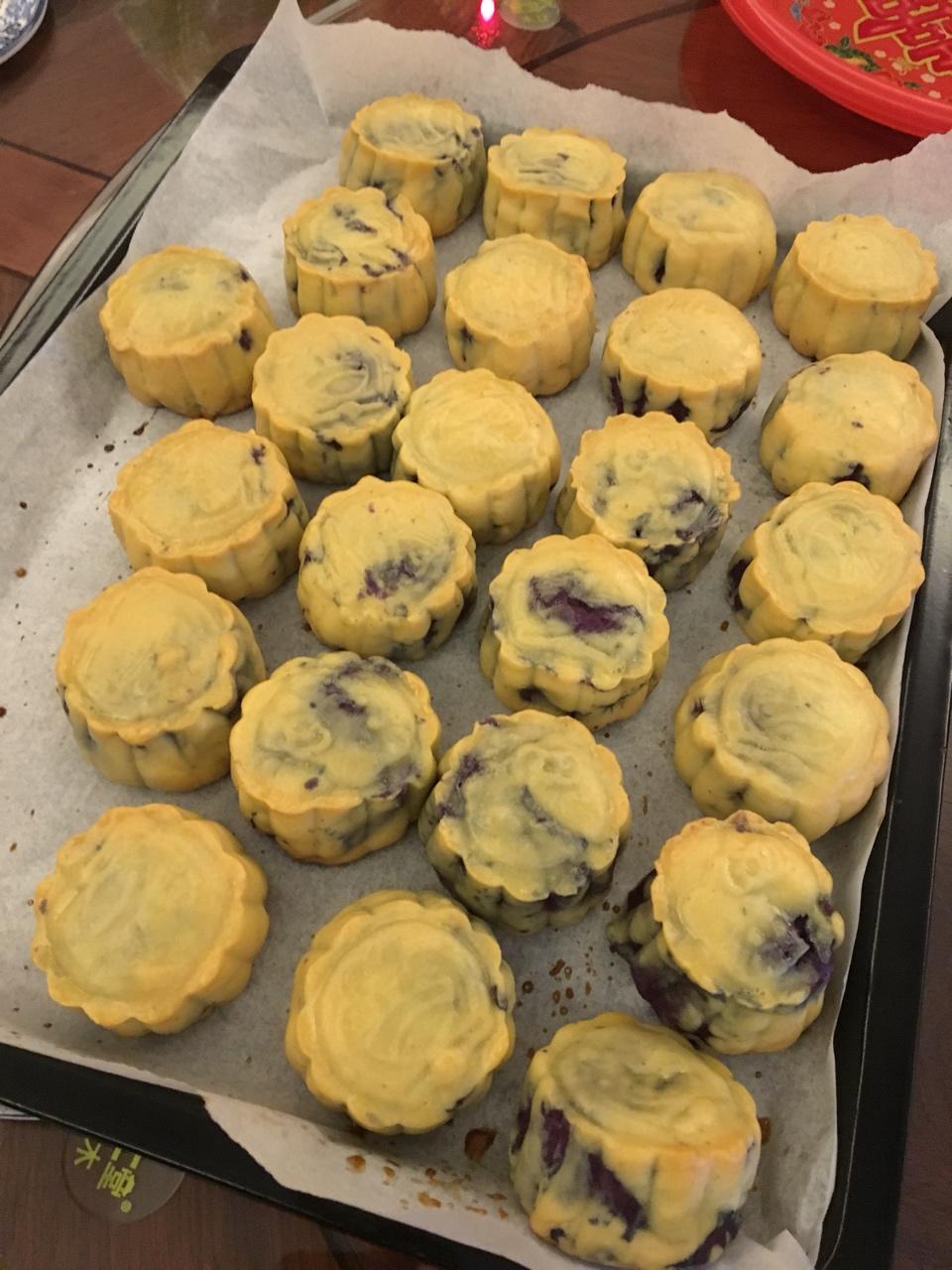 广式月饼—蛋黄莲蓉月饼