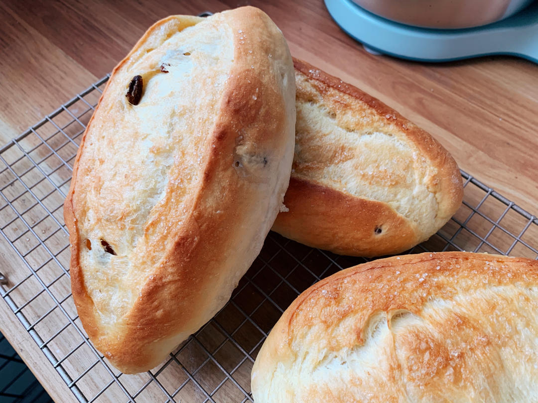 葡萄软欧（仿原麦山丘）Milk flavored bread filled with raisins and butter