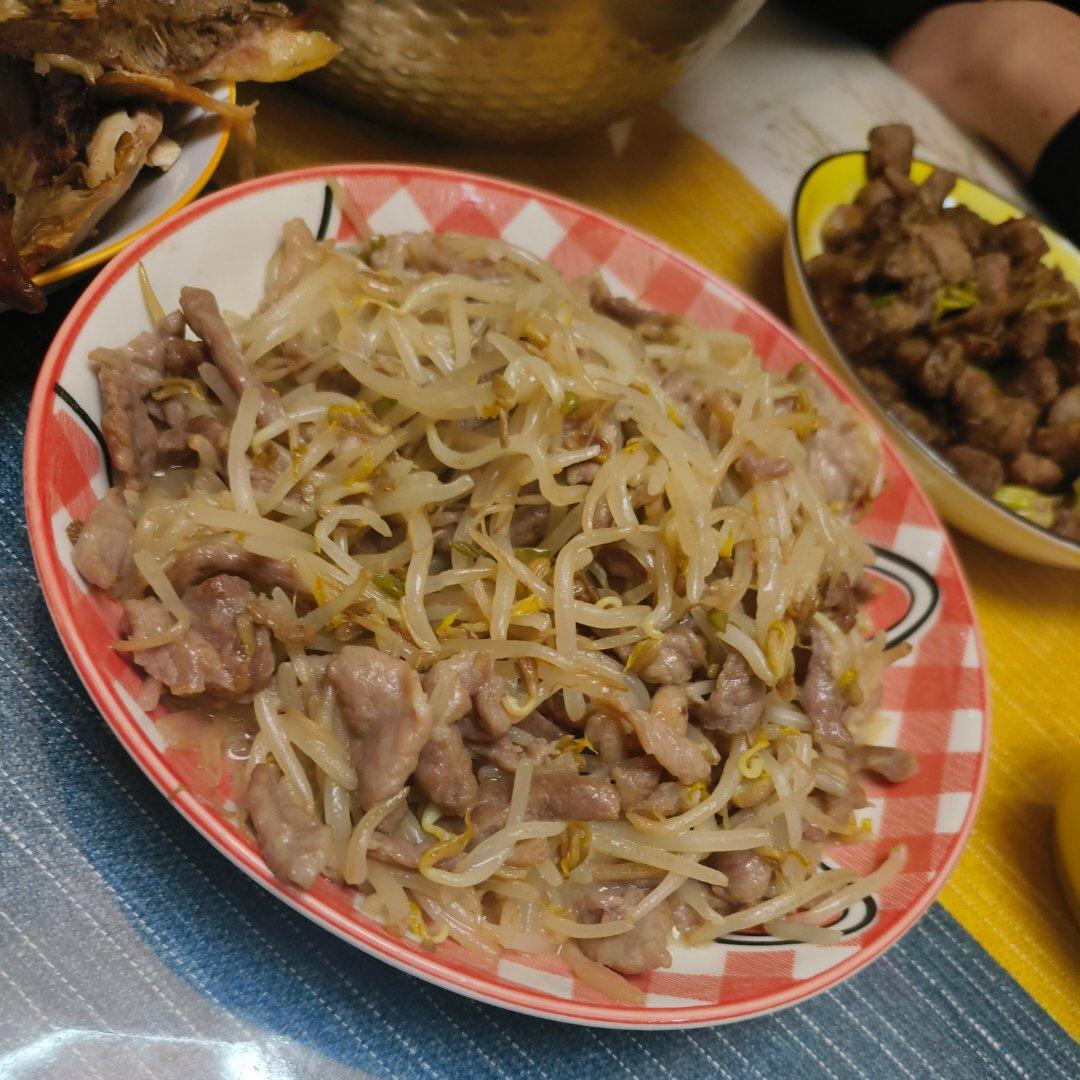 绿豆芽炒肉丝