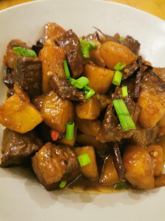 土豆烧牛腩