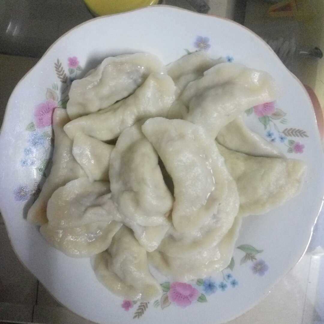 芹菜胡萝卜猪肉水饺