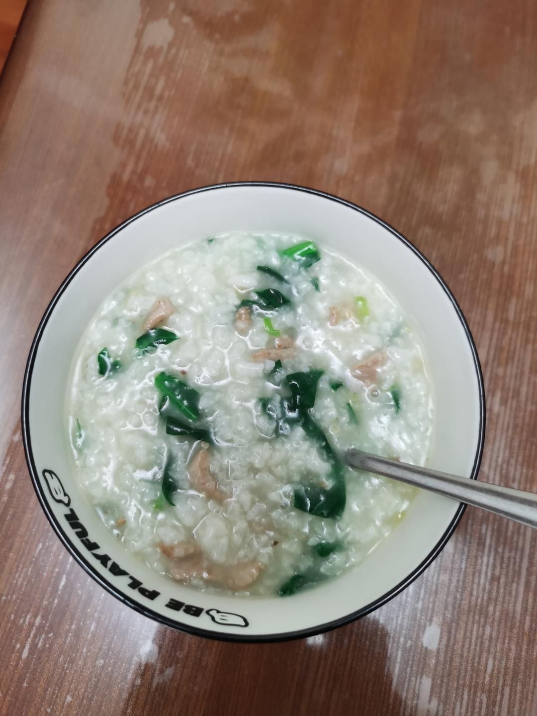 妈妈👩教我做的皮蛋瘦肉粥🥣简单快捷美味😋