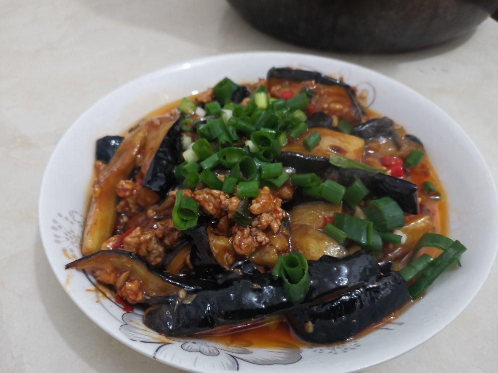 家常菜鱼香茄子煲