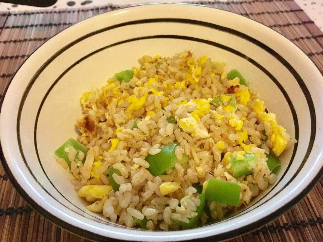 糙米金枪鱼蛋炒饭