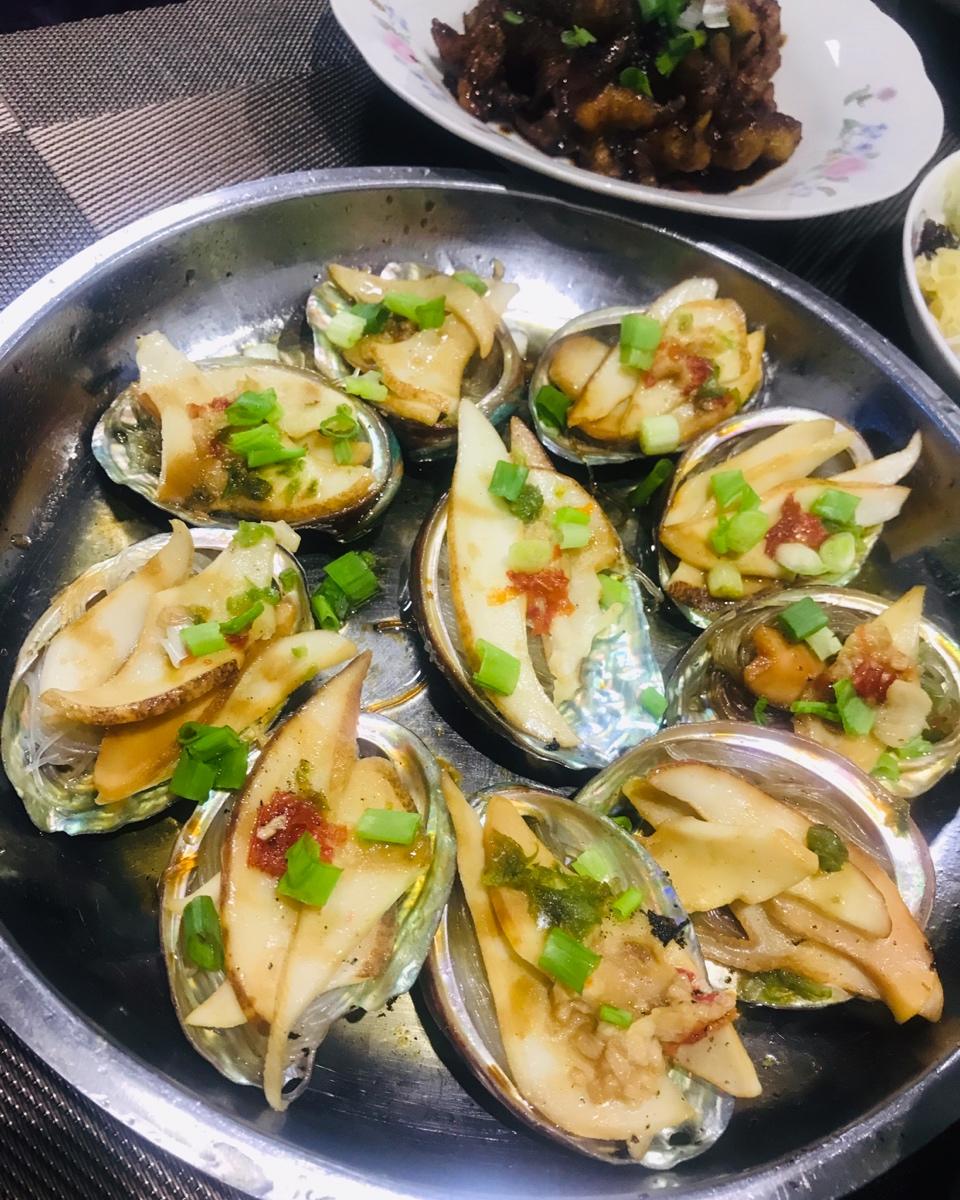 蒜蓉粉丝蒸鲍鱼