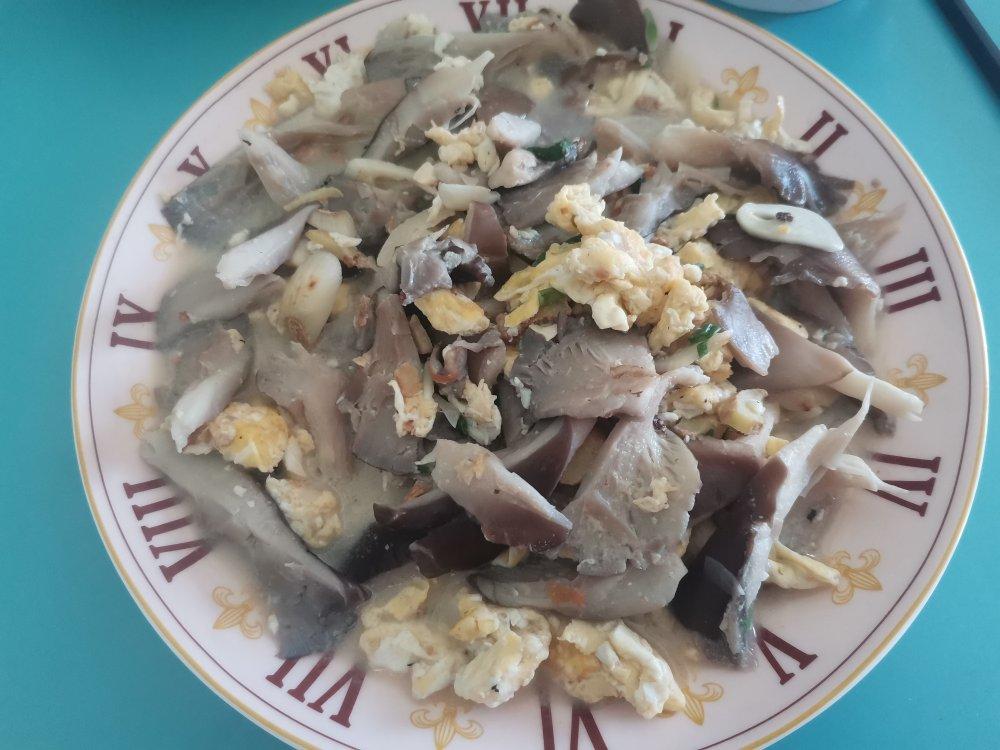 鸡蛋炒蘑菇