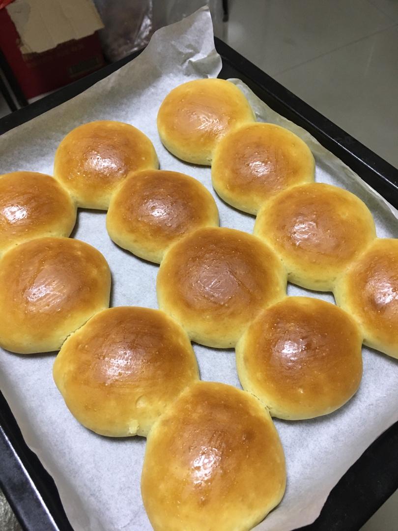 普通面粉做的柔软小餐包