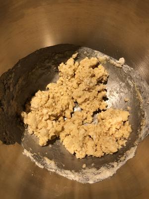 外酥里嫩的豆沙面包卷的做法 步骤5