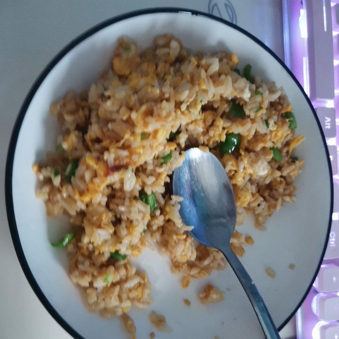 超惹味蒜香鸡蛋炒饭