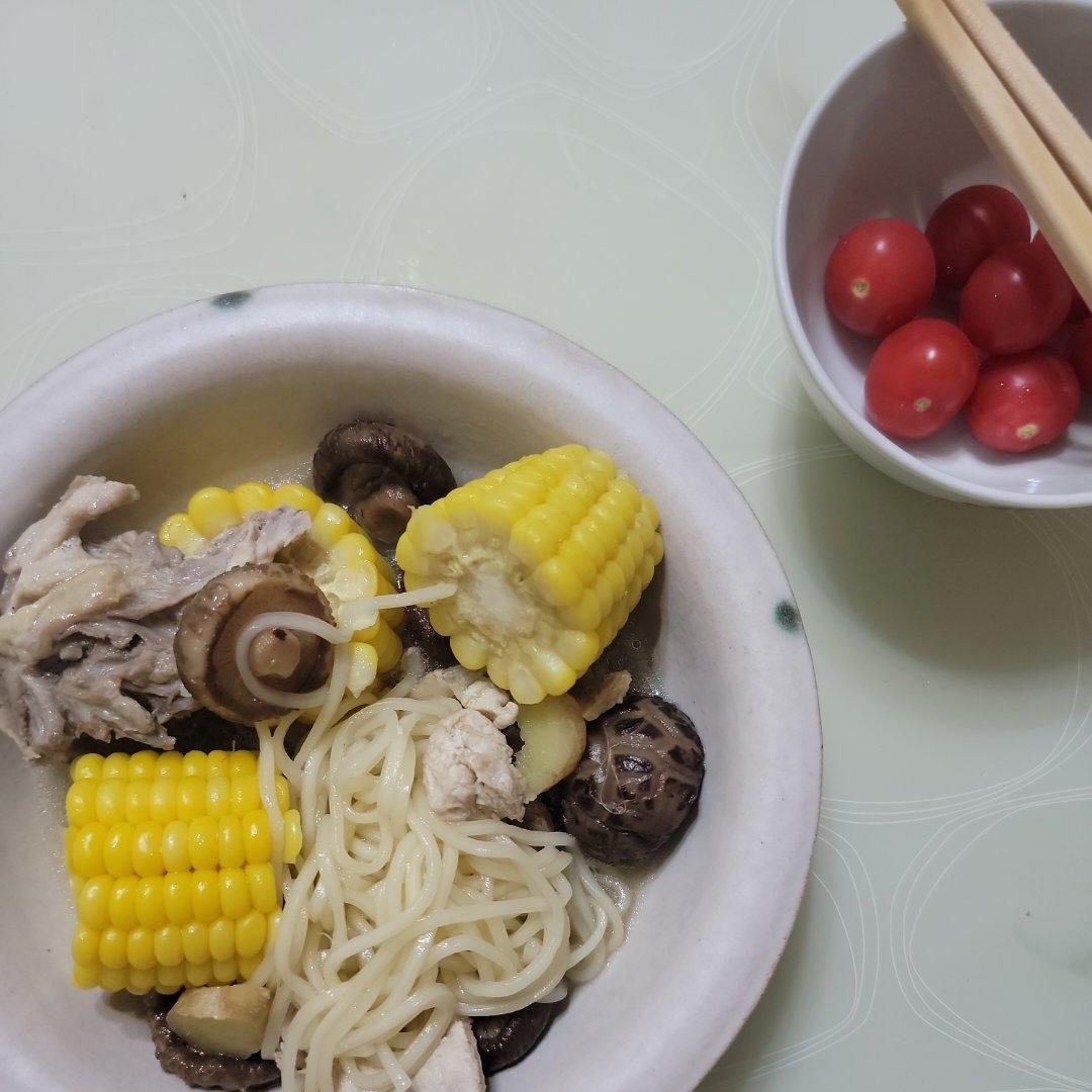 只要15分钟就搞定的快手超浓香鸡汤！