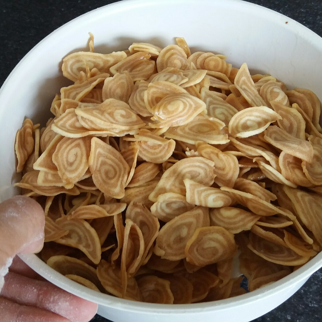炸猫耳朵牛耳朵零食年货猪耳朵