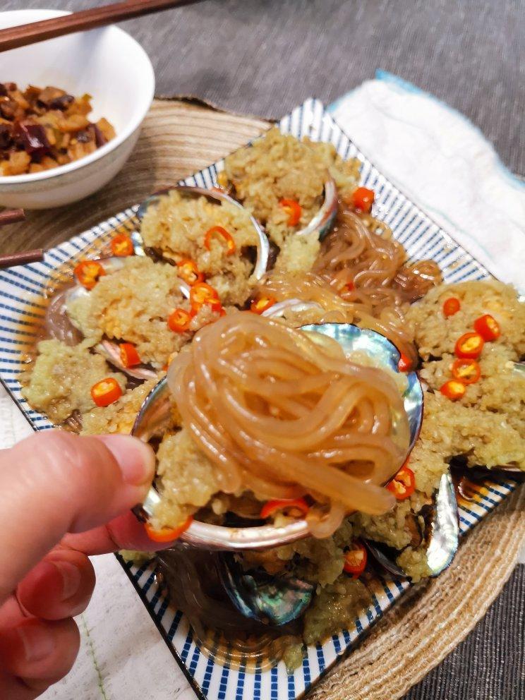 蒜蓉粉丝蒸鲍鱼
