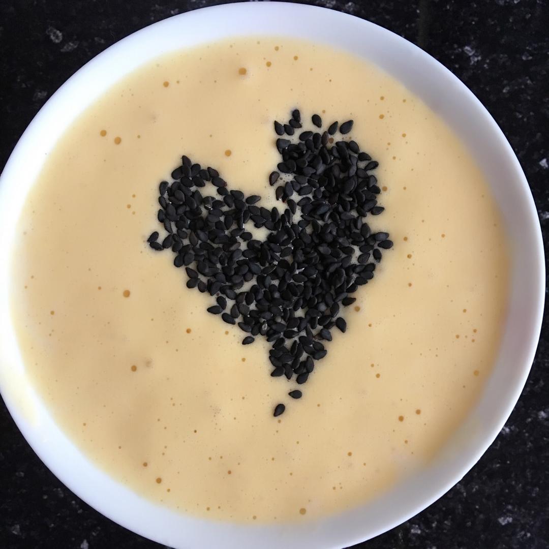 超级简单蒸黑芝麻蛋糕