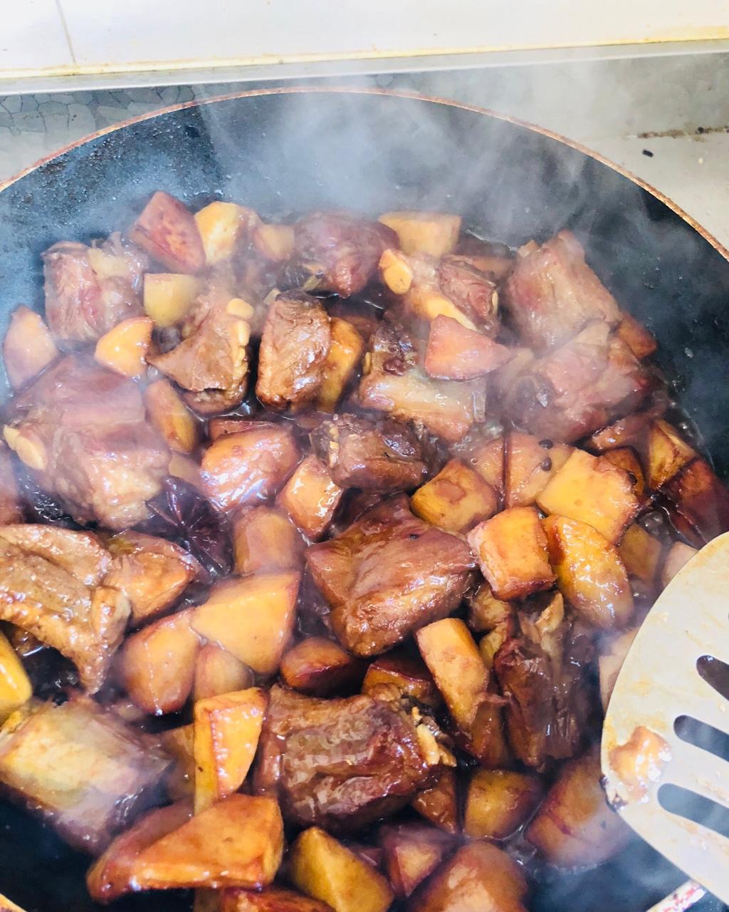 土豆烧排骨