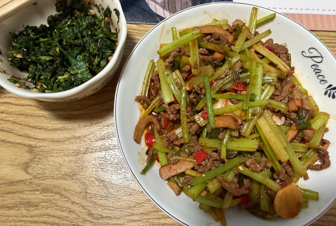 一个小技巧做不输餐馆的芹菜炒香干