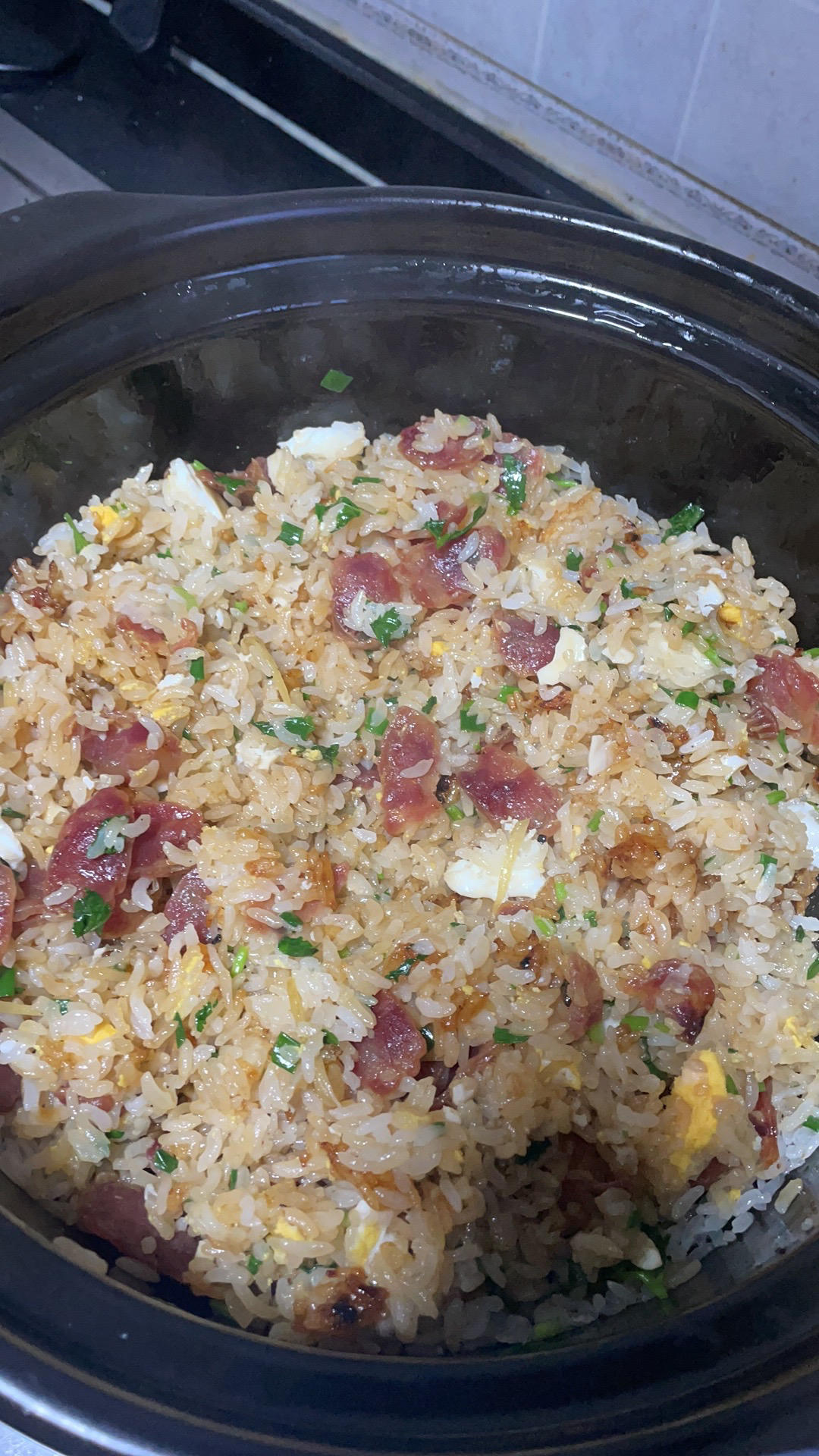 广式腊味煲仔饭