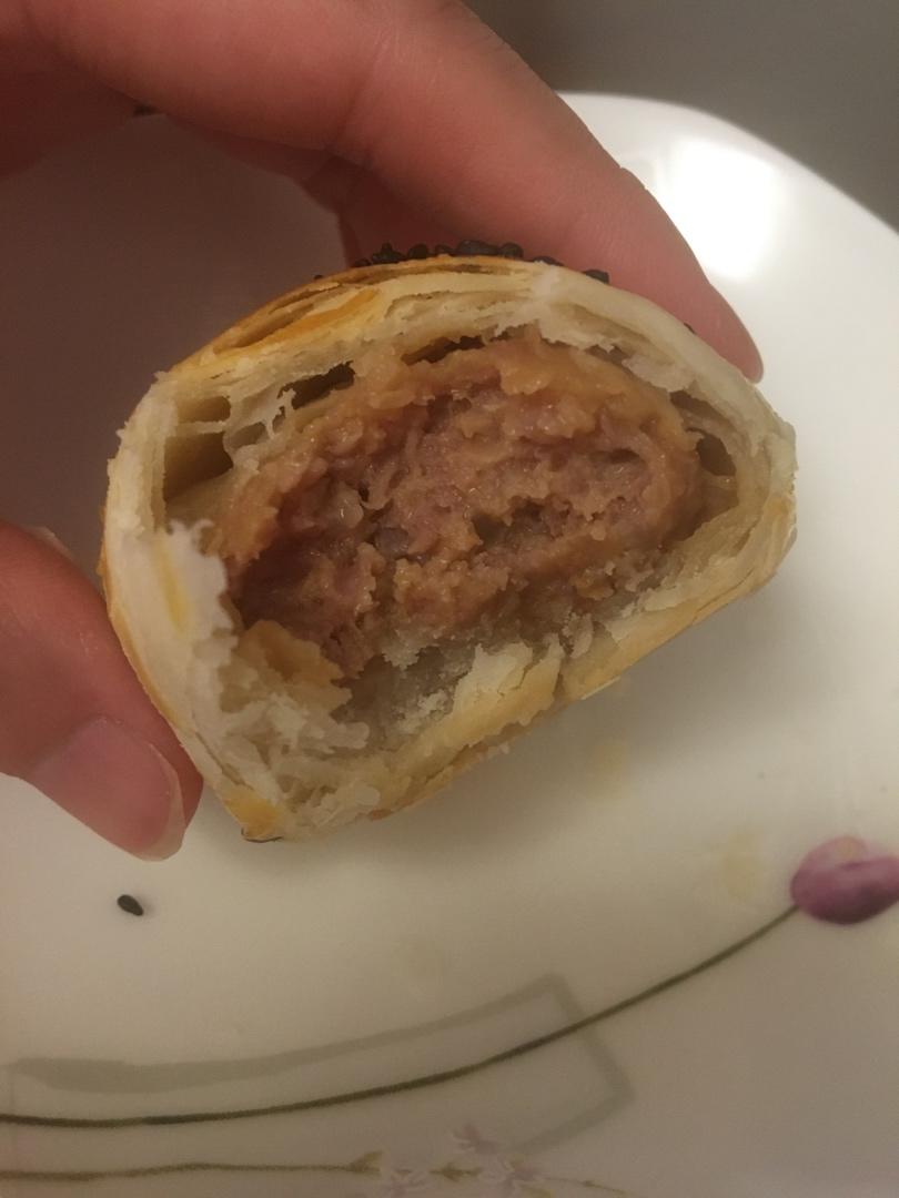 排四个小时队也买不到的鲜肉月饼，秘诀是放麻油！