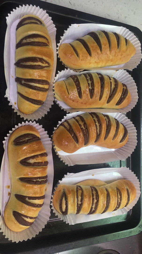 豆沙毛毛虫面包