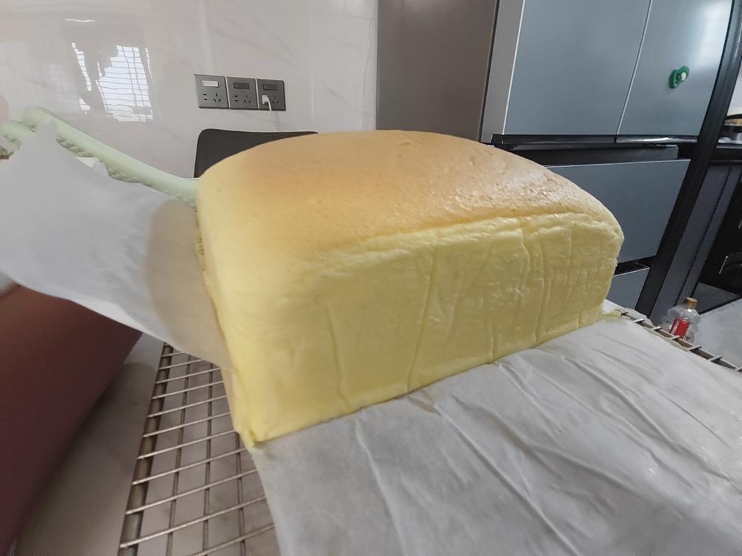 堪比柯基屁股
爆浆芝士🧀古早蛋糕