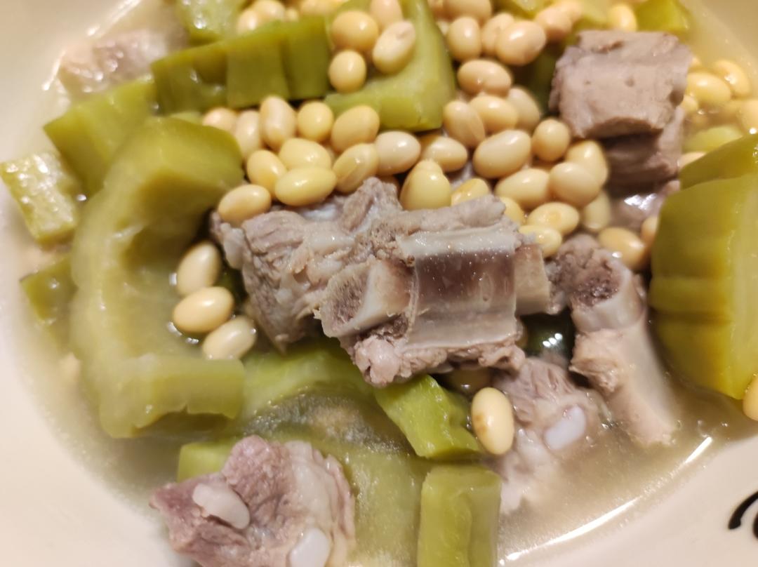 清热下火之苦瓜排骨汤