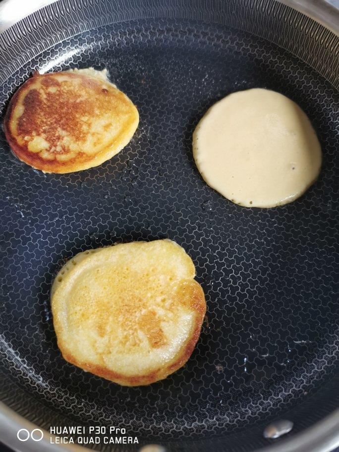 玉米面松饼，早起5分钟搞定，又软又健康