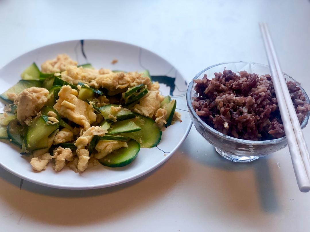 黄瓜炒鸡蛋