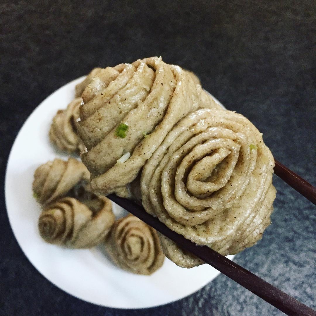 全麦椒盐花卷