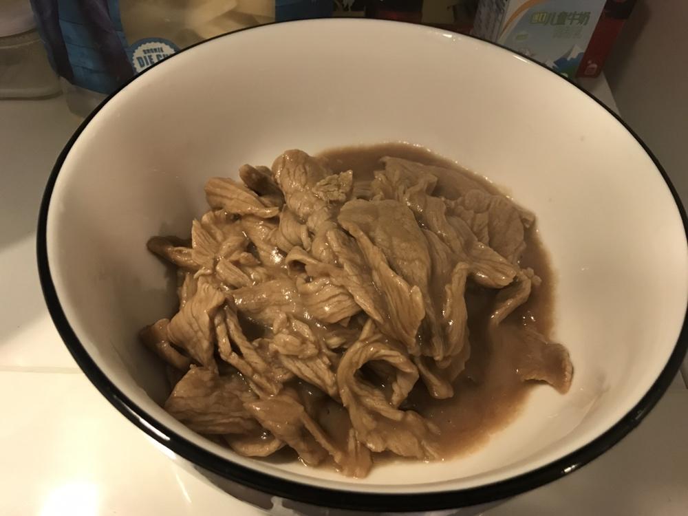 酸酸甜甜茄汁牛肉饭的做法 步骤3