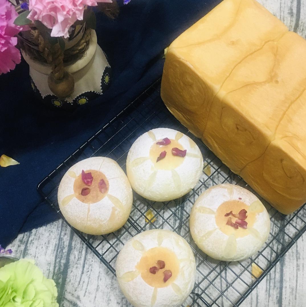 南瓜芋泥肉松软欧