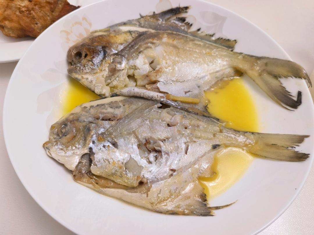 煎海鲳鱼