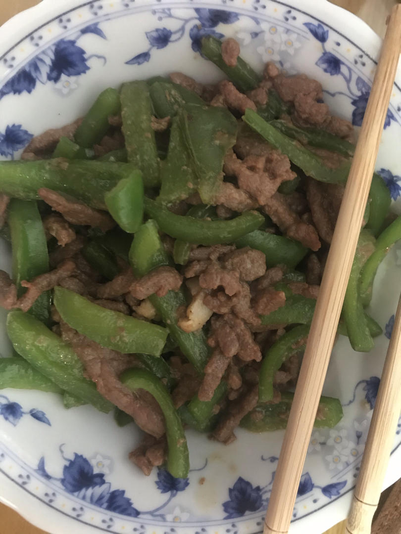 青椒炒牛肉丝