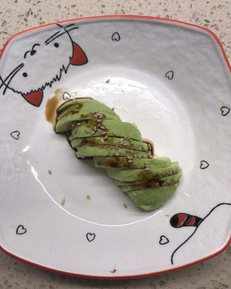牛油果蘸酱油