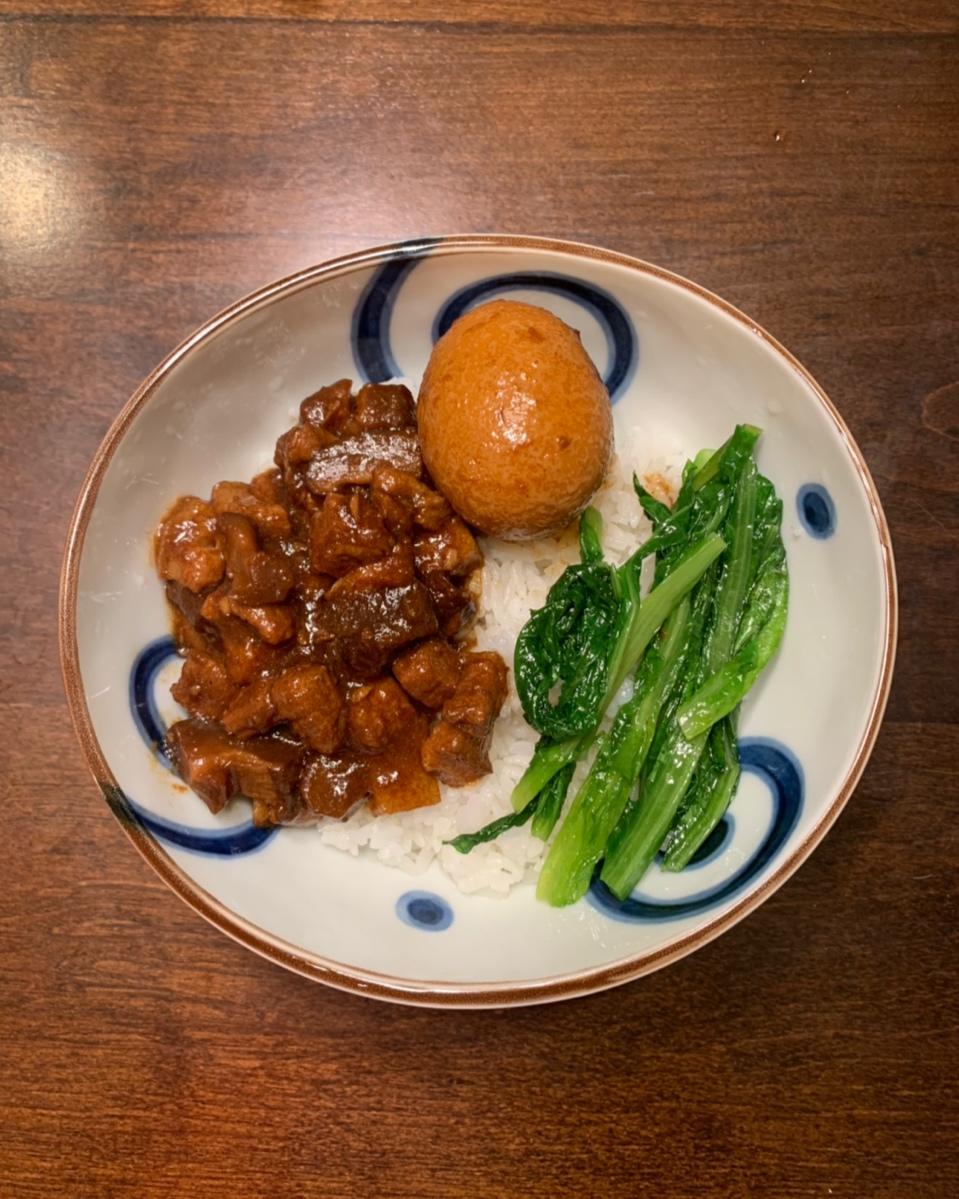 洋葱酥卤肉饭