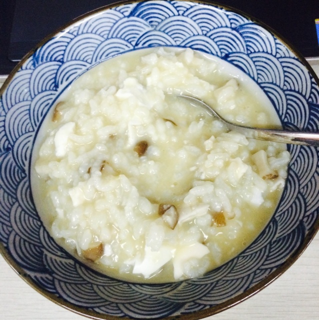 香菇咸蛋粥。