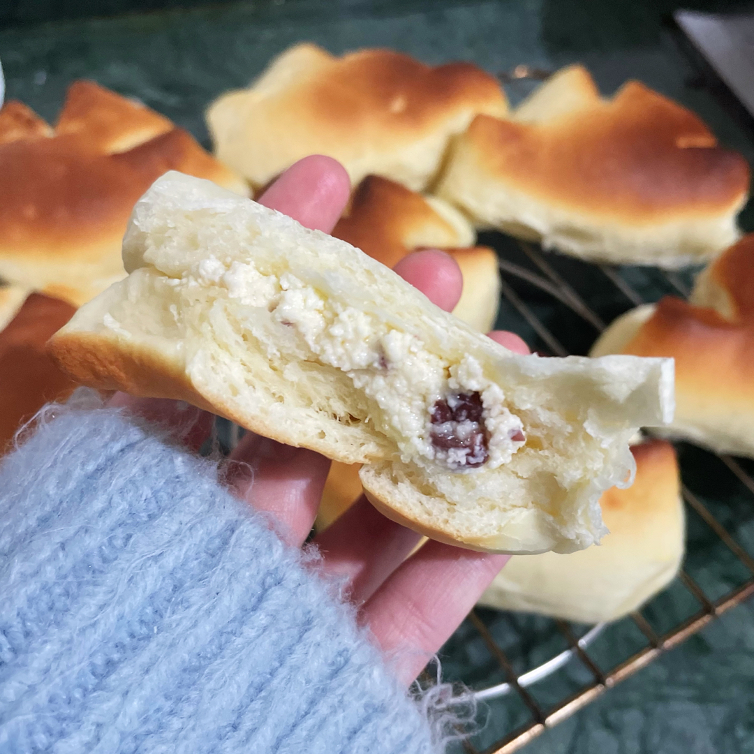 北海道红豆乳酪牛奶小面包