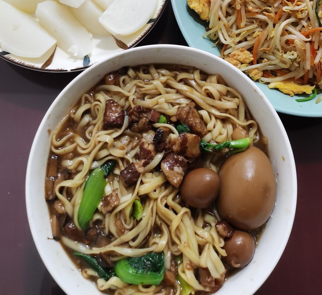 台式卤肉饭