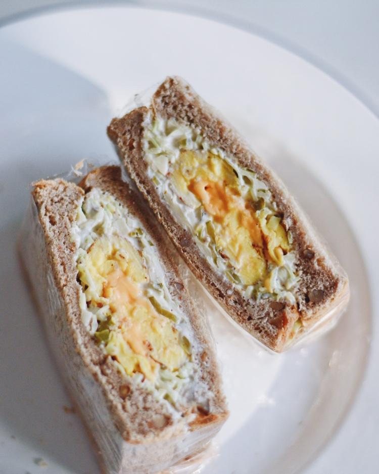 爆浆芝士厚蛋烧三明治