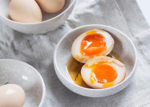 6分钟煮出完美日式溏心蛋🥚的做法 步骤8