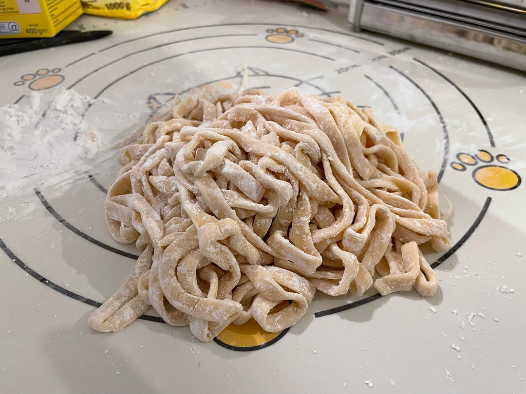 鸡蛋手擀面