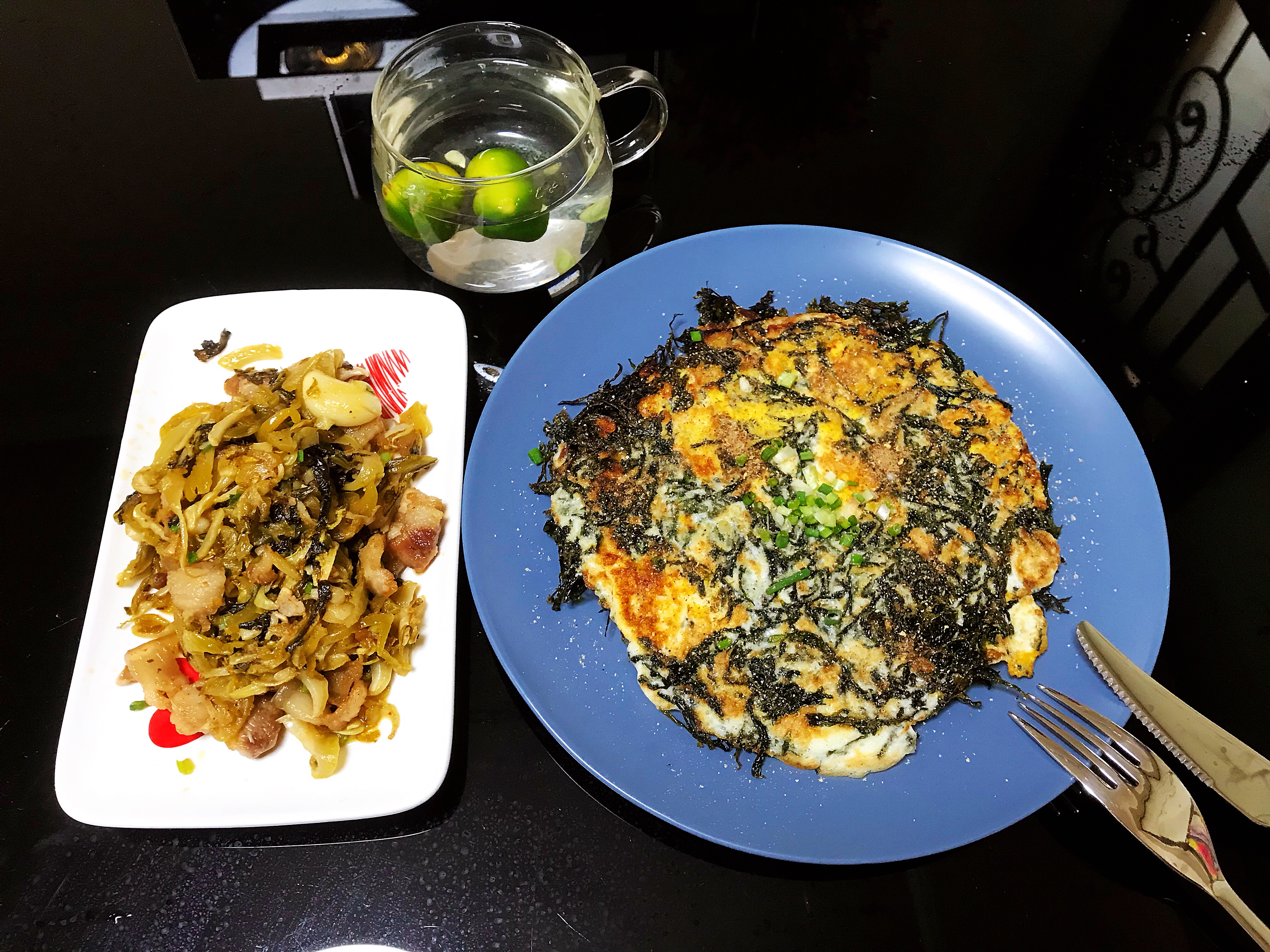 生酮饮食、鸡蛋、自制酸菜炒五花肉的做法