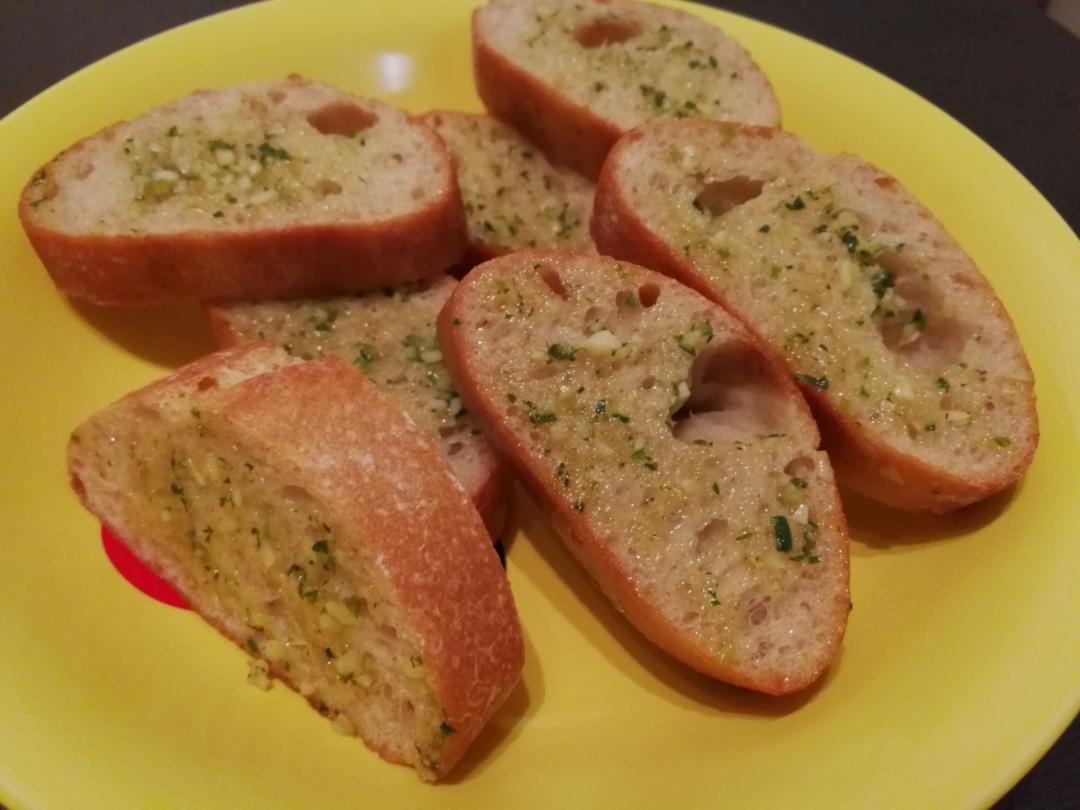 蒜香法棍garlic bread