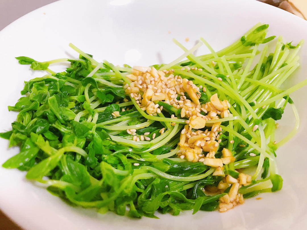 【凉拌豆苗图片】wennn_0228_下厨房