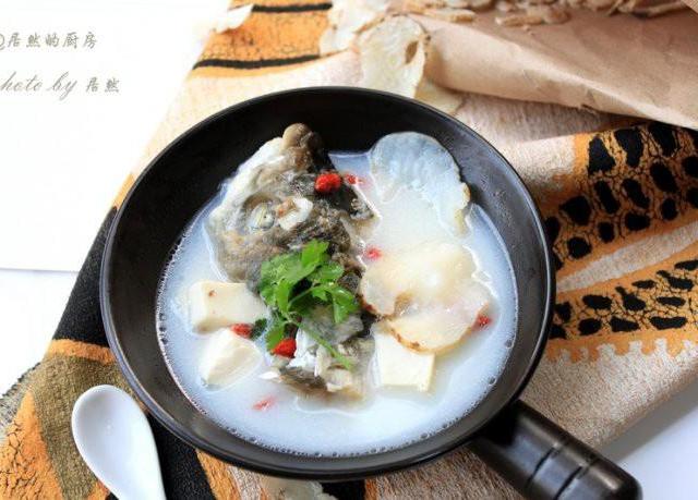 天麻鱼头汤的做法