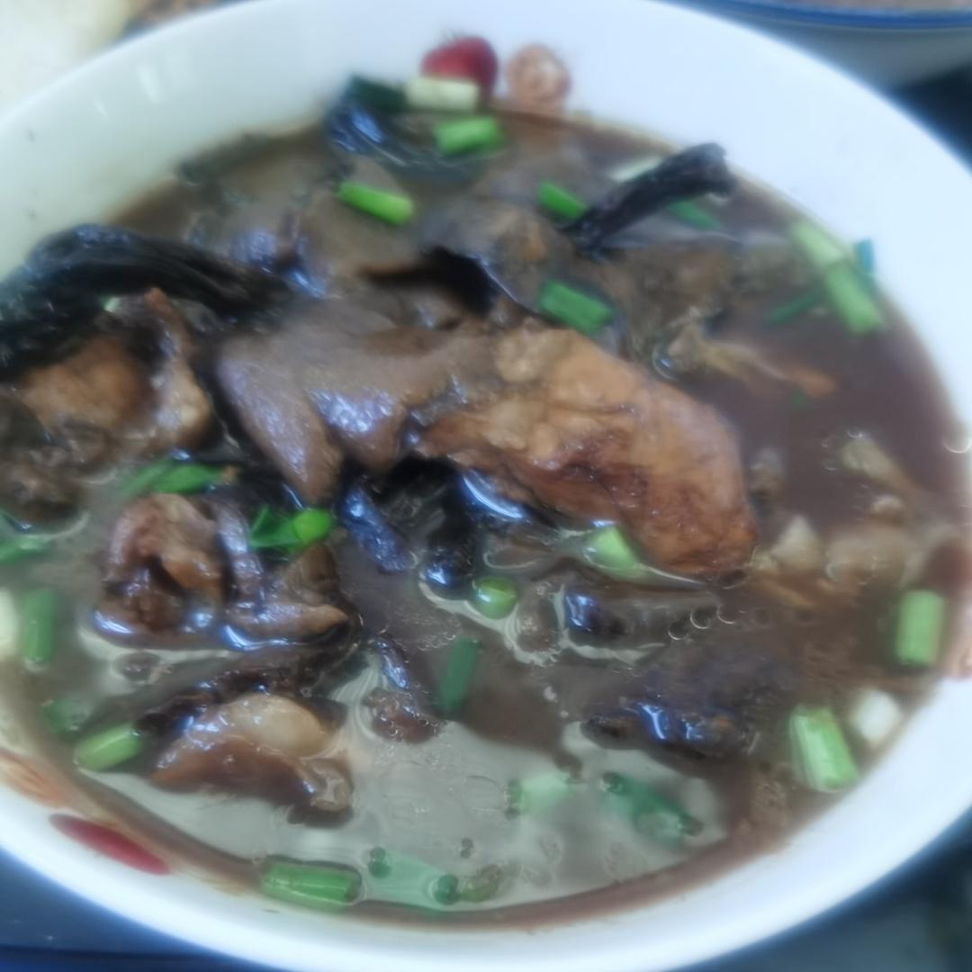 [原创] 东北名菜，铁锅炖大公鸡炖蘑菇