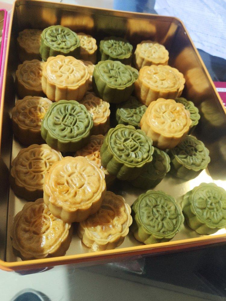 广式月饼—蛋黄莲蓉月饼