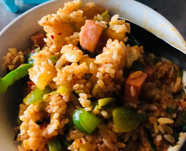 辣白菜炒饭的做法