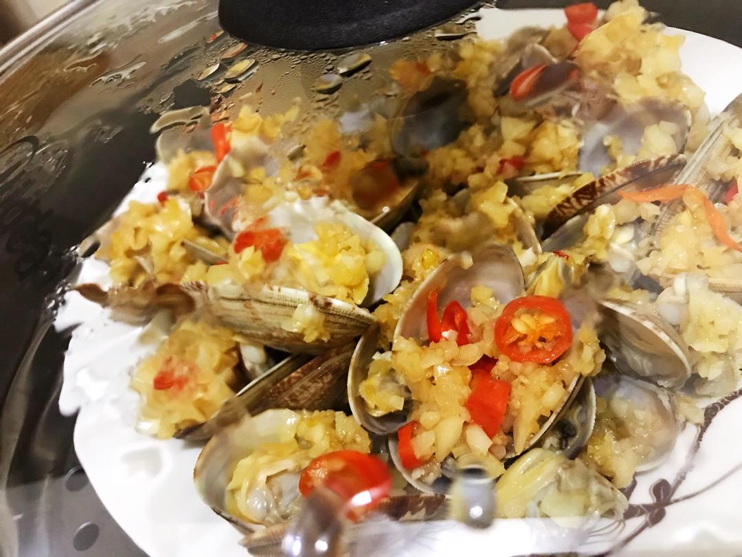 蒜蓉花甲蒸粉丝