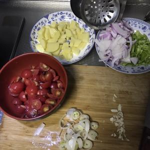 ［夏日开胃主食］番茄牛肉意面的做法 步骤2