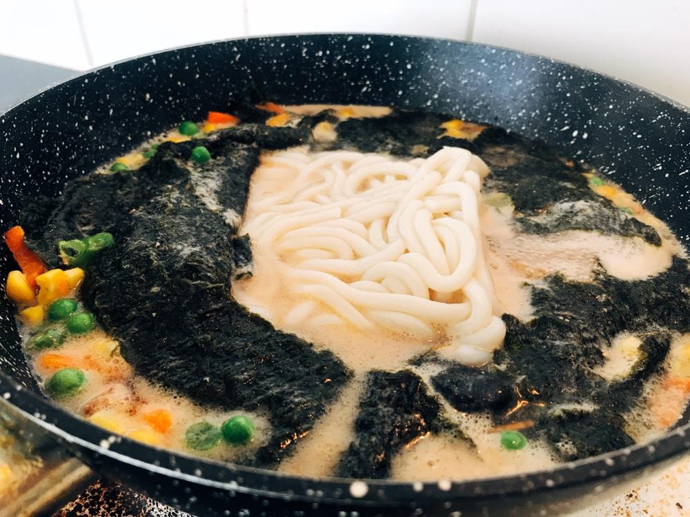 海鲜乌冬汤面