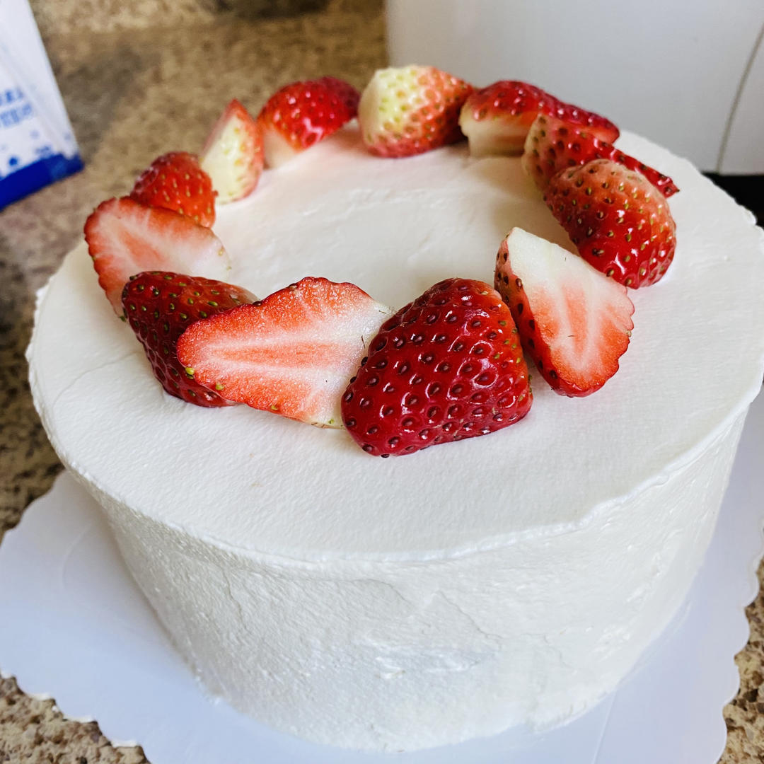 简约8寸草莓🍓生日蛋糕